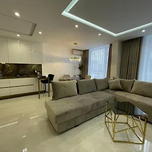 apartments-vip-avalon.hotelslviv.net/